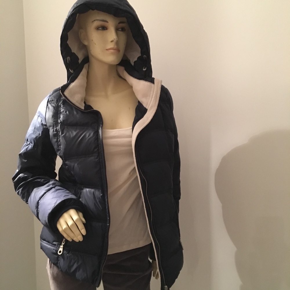 navy hooded puffer jacket. Zip up. Size medium